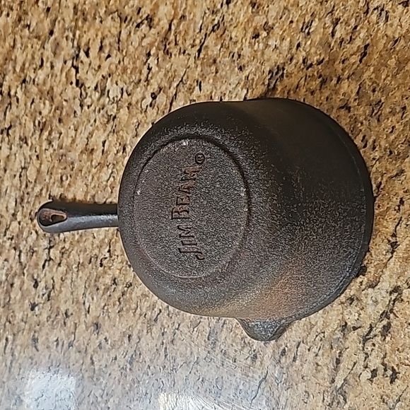 Jim Beam cast iron basting pot sauce pot with spout - Picture 5 of 9